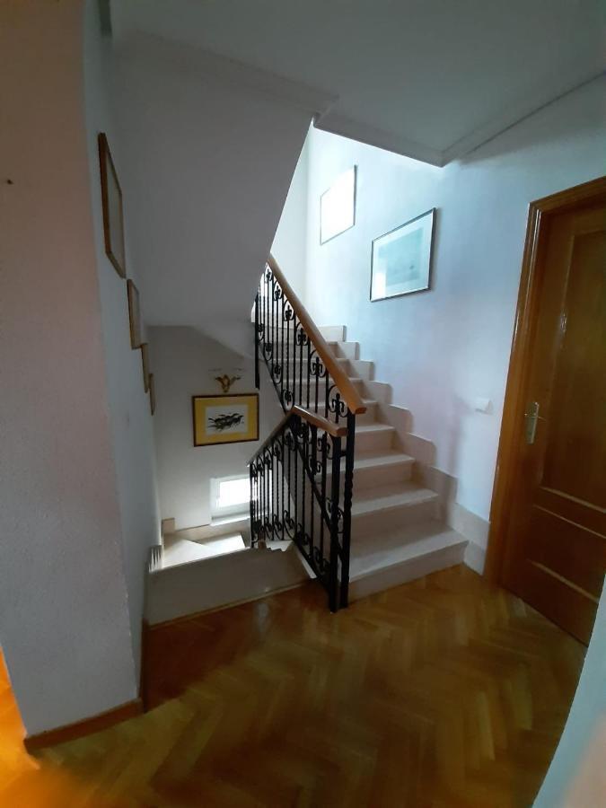 Chalet Avila Rooms Madrid Exterior photo