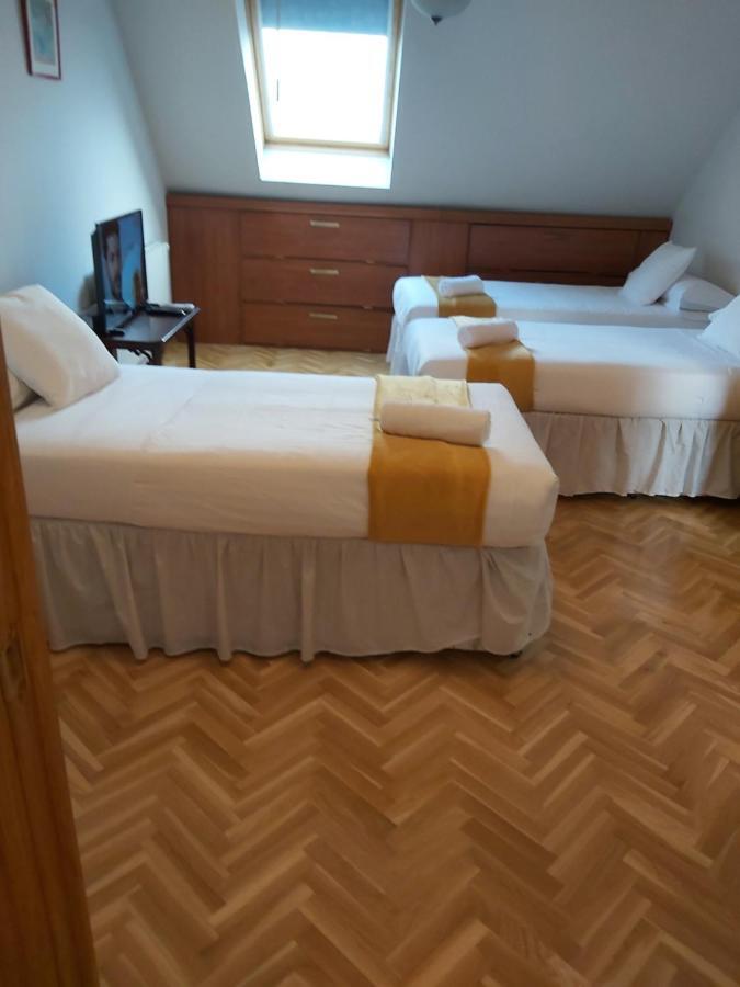 Chalet Avila Rooms Madrid Exterior photo