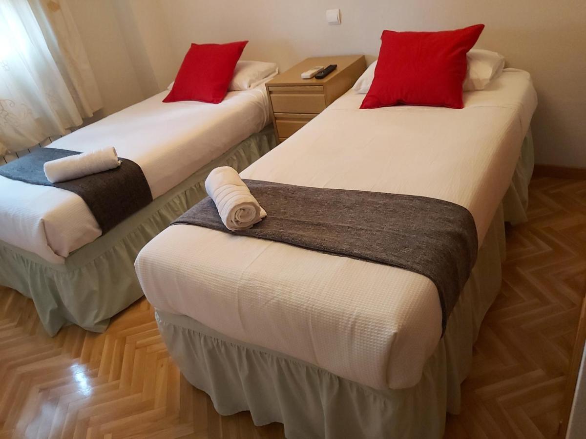 Chalet Avila Rooms Madrid Exterior photo